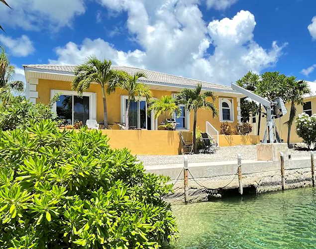 21012 6th Ave Cudjoe Key, FL 33042