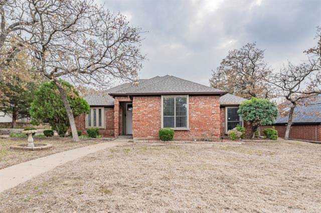 1320 Circle Lane Bedford, TX 76022