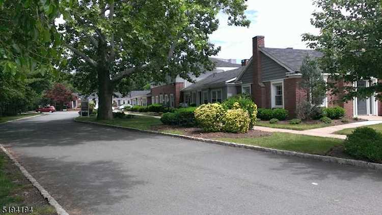 65 E Northfield Rd Livingston Twp., NJ 07039