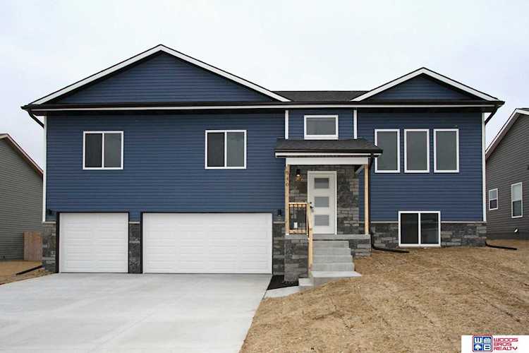 340 Kristi Ln Hickman, NE 68372 | MLS 22228610 Photo 1