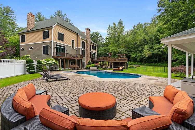 43 Briar Rd Bedford 03110 NH | home for sale $1,650,000 4930960 Photo 1