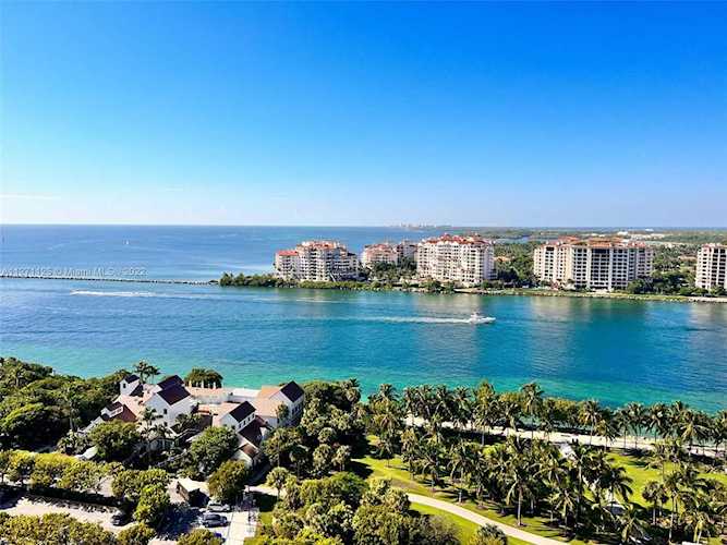 400 S Pointe Dr #2105 Miami Beach, FL 33139