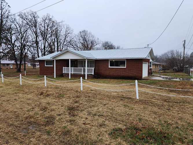 800 Hill House Dr Richland, MO 65556