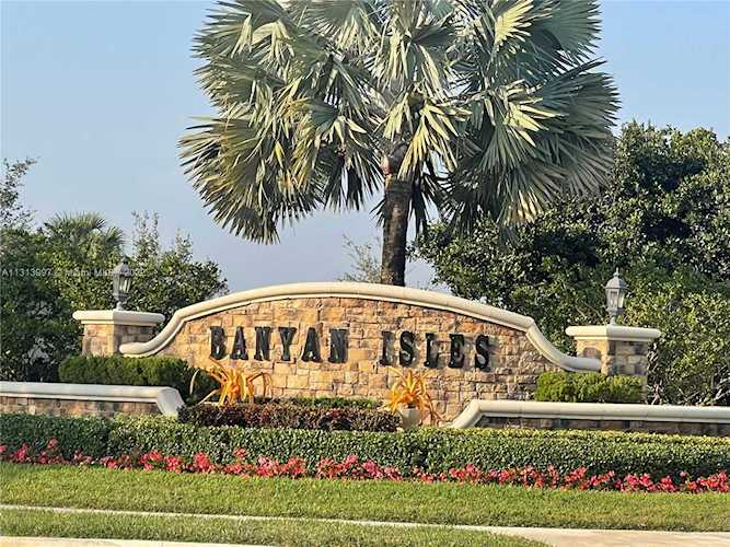 8052 NW 123rd Ter Parkland, FL 33076