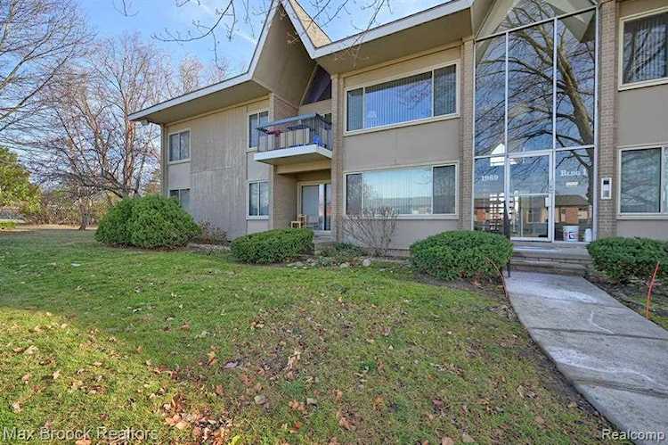 1969 Klingensmith, Bloomfield Hills, MI 48302 in Square Lake Hills Occpn 325|Oakland MLS# 60176022 Photo 1