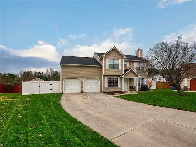 1327 Pinecroft Ln Chesapeake, VA 23323 | MLS 10467324 Photo 1