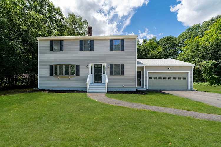 575 Ocean Rd Portsmouth 03801 NH | home for sale $570,000 4922794 Photo 1