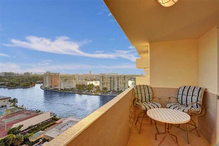 1833 S Ocean Dr #1704 Hallandale Beach, FL 33009
