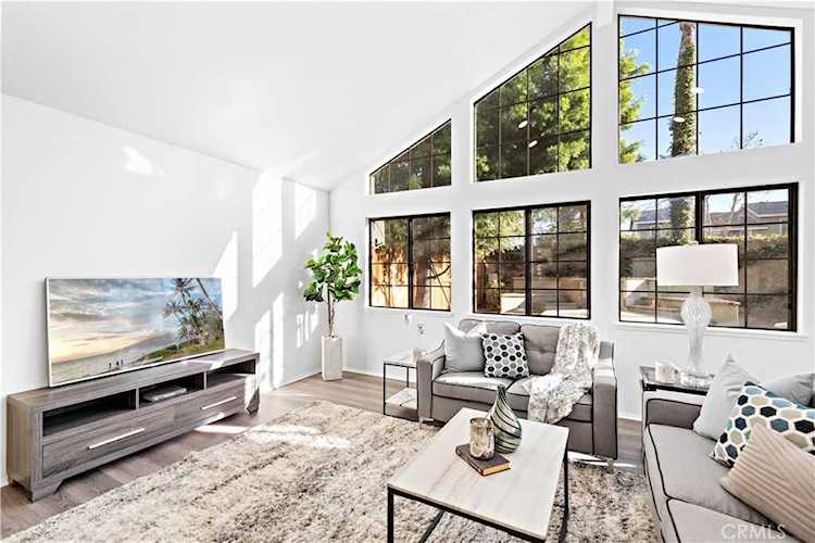 6 Timbergate Irvine, CA 92614
