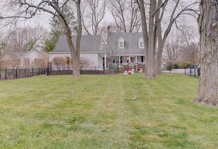 10 N 6th St, Zionsville, 46077 Photo 1