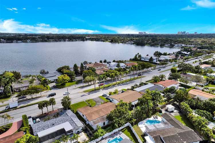 5100 SW 87th Ave Miami, FL 33165