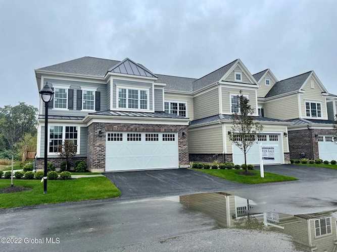 6 Cambridge Way Latham, NY 12110