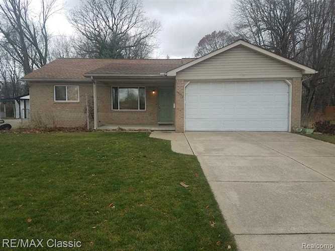 28073 Dartmouth Madison Heights, MI 48071
