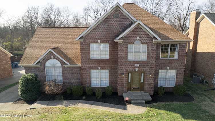 9410 Tamarisk Pkwy Louisville, KY 40223