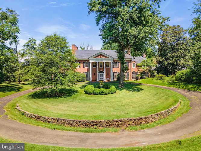 8457 Oaks Rd Warrenton, VA 20186