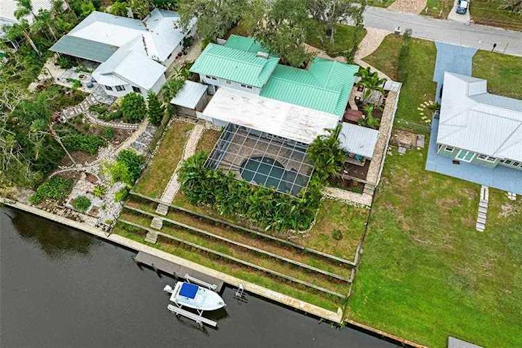 3411 Jaffa Dr Sarasota, FL 34239
