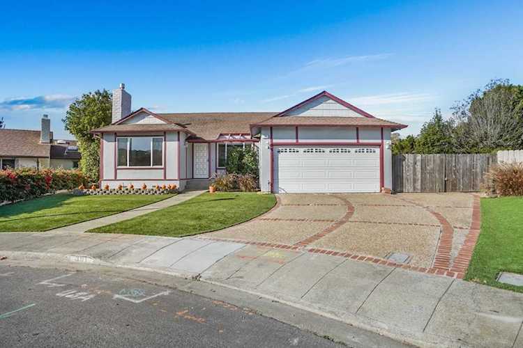 301 Shelter Cove Dr HALF MOON BAY, CA 94019