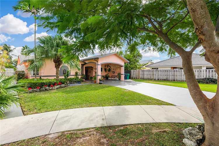 4740 SW 142nd Ct Miami, FL 33175