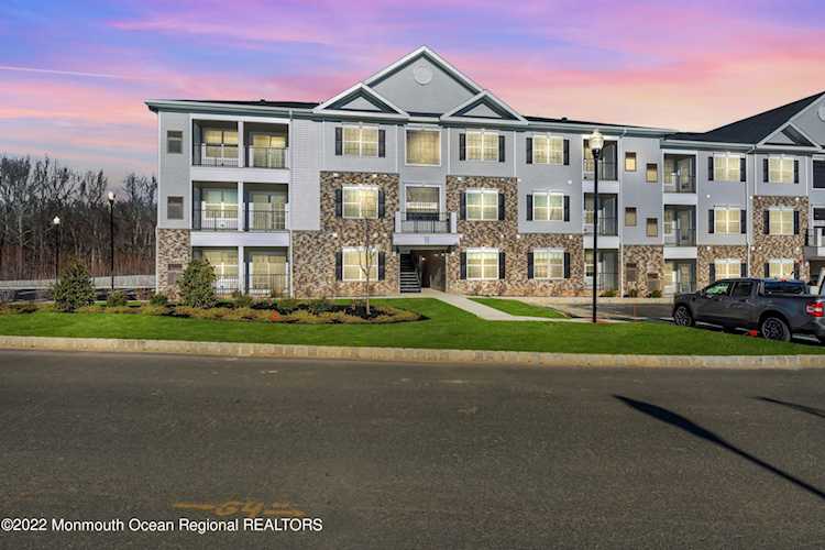 913 Vanderbergh Blvd #913 Monroe, NJ 08831 | MLS 22237740 Photo 1