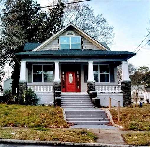 1824 Springfield Ave Norfolk, VA 23523 home for sale, MLS#10438618 - Crescas Real Estate Photo 1