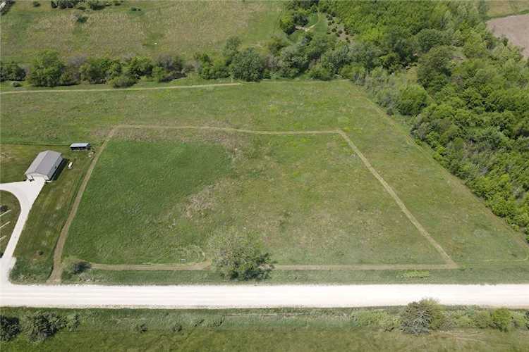 . Old Portland Rd Van Meter, IA 50261