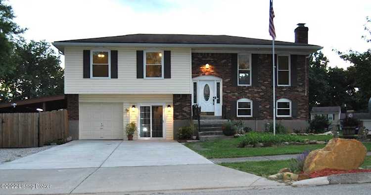 9208 Foxtail Ct, Crestwood, KY 40014 - Orchard Grass $260,000 Photo 1
