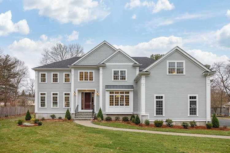 5 Robin Hood Ln Burlington, MA 01803