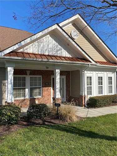 home for sale in The Retreat At Greenbrier Chesapeake VA 23320 - MLS 10468004 Photo 1