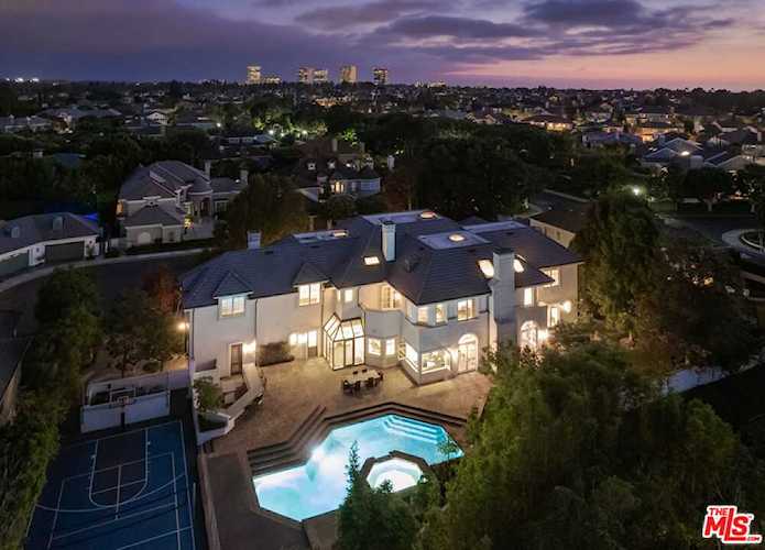4 Cheshire Ct Newport Beach, CA 92660