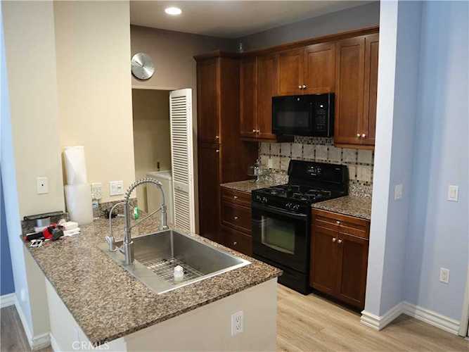 2173 Scholarship Irvine, CA 92612