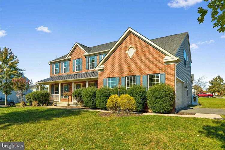 26729 Gayfeather Dr For Sale in Chantilly Photo 1