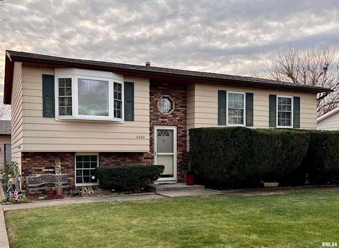 6342 Hillandale Rd Davenport, IA 52806 | MLS QC4238753 Photo 1
