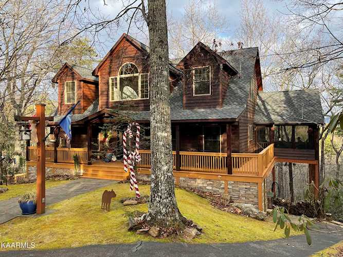 817 Stonegate Way Townsend, TN 37882