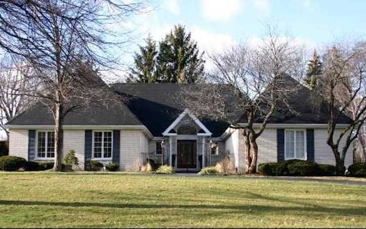 2 Ivy Ln Oak Brook, IL 60523