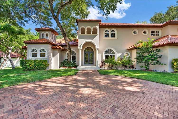 6690 SW 152nd St Palmetto Bay, FL 33157