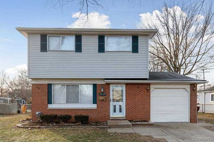34637 Winslow St Wayne, MI 48184