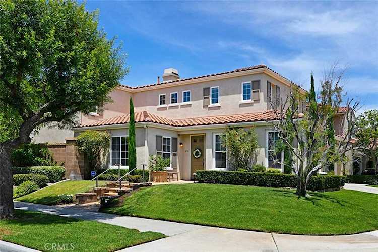 21 Hollinwood Irvine, CA 92618