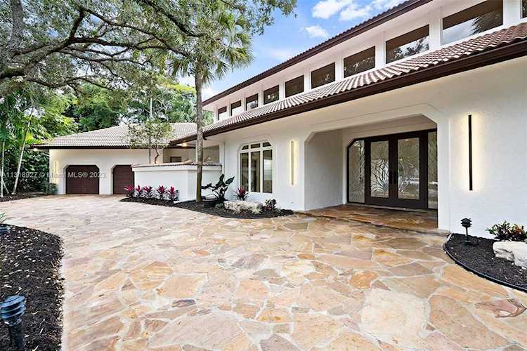 1712 Vestal Dr Coral Springs, FL 33071