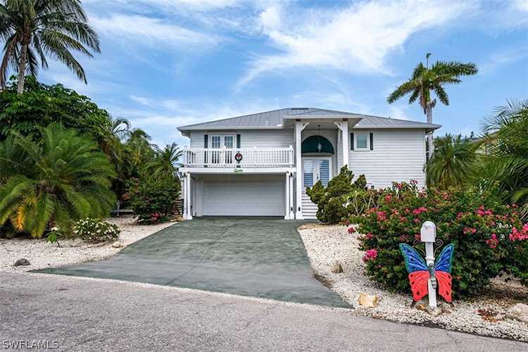 2673 Sanderling Ct St. James City, FL 33956