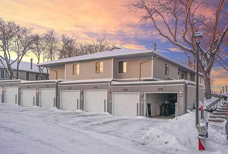 1243 Landmark Trail S Hopkins, MN 55343