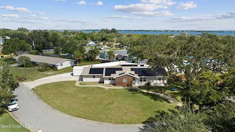 1260 Leslie Drive Merritt Island, FL 32952