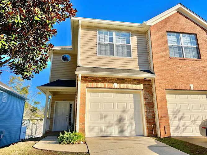 1320 Hendrix Rd Tallahassee, FL 32301 in Charleston Ridge Condominiums Photo 1