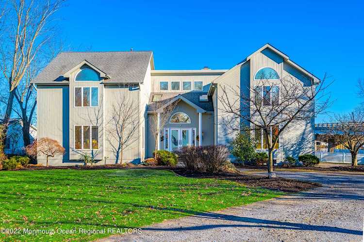7 Wardell Circle Oceanport, NJ 07757