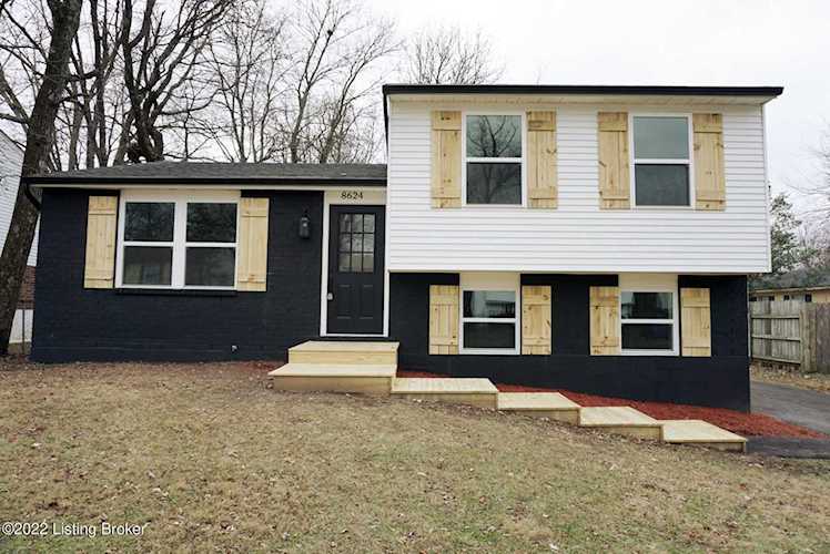 8624 Running Fox Cir, Louisville, KY 40291 - Fox Ridge $258,000 Photo 1