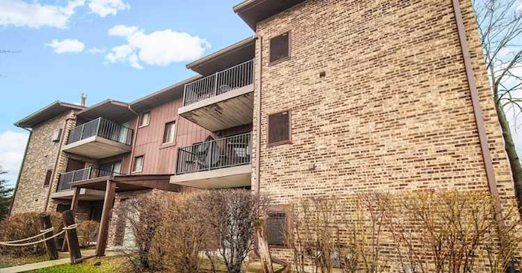 68 W 64th St #203 Westmont, IL 60559