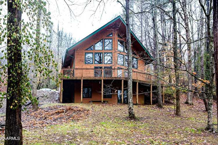 4270 Fox Hills Dr Louisville, TN 37777