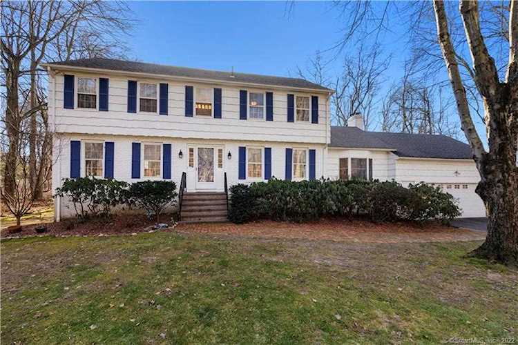 38 Forest Glen Drive Woodbridge, CT 06525