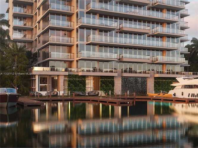9521 E Bay Harbor Dr #301-302 Bay Harbor Islands, FL 33154