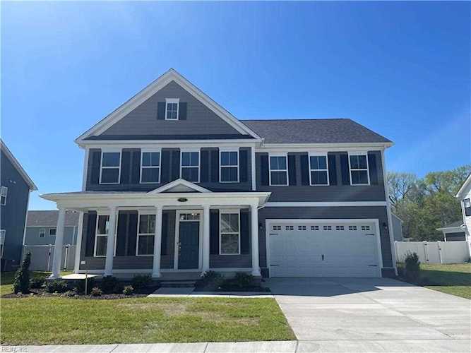 211 Selby Ct Suffolk, VA 23435