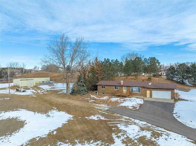 19 Rolling Hills Drive Minot, ND 58703